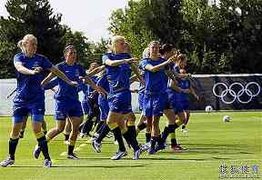 2025NCAA女篮冠军战，康大如何把天赋排成有效组合